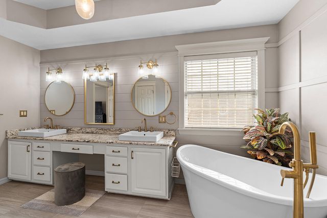 2712 N 25th Street, Ozark, MO 65721