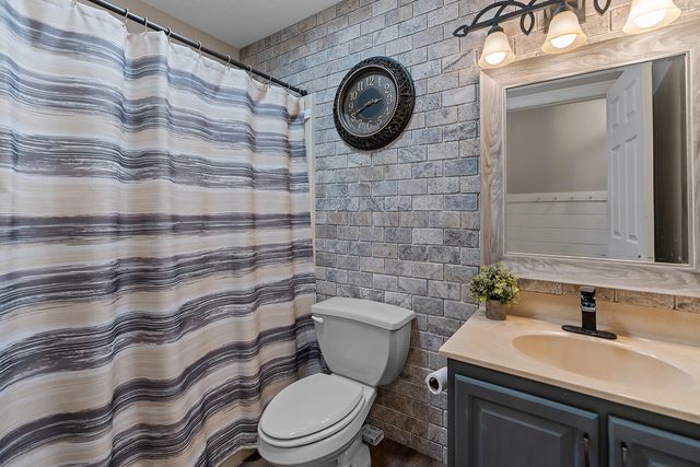 2712 N 25th Street, Ozark, MO 65721