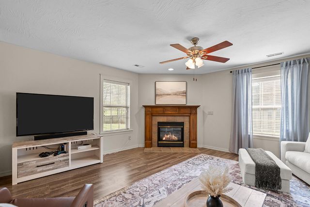 2712 N 25th Street, Ozark, MO 65721