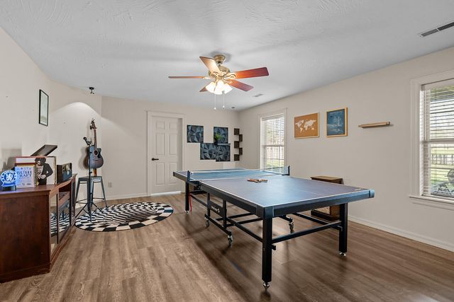 2712 N 25th Street, Ozark, MO 65721