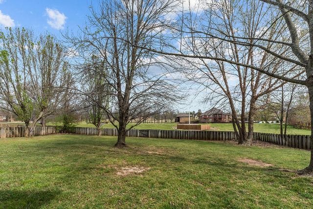 2712 N 25th Street, Ozark, MO 65721