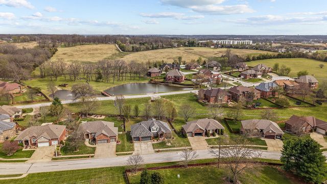 2712 N 25th Street, Ozark, MO 65721