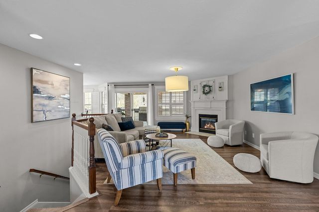 2712 N 25th Street, Ozark, MO 65721