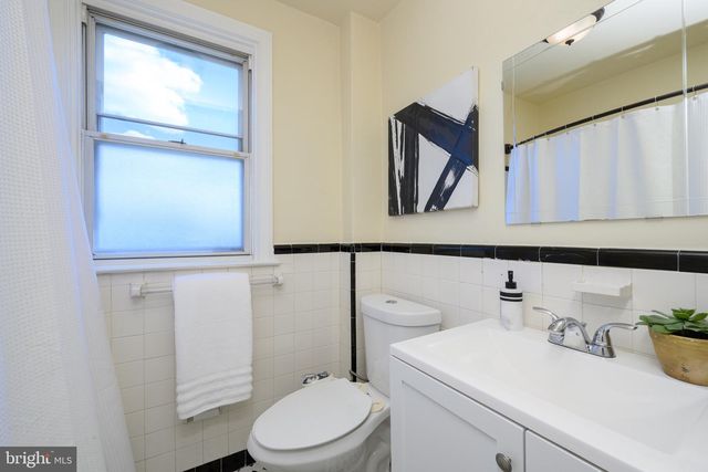 379 FAIRWAY TER, Philadelphia, PA 19128