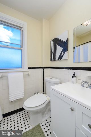 379 FAIRWAY TER, Philadelphia, PA 19128