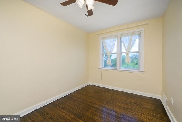 379 FAIRWAY TER, Philadelphia, PA 19128