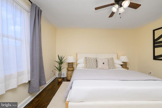 379 FAIRWAY TER, Philadelphia, PA 19128