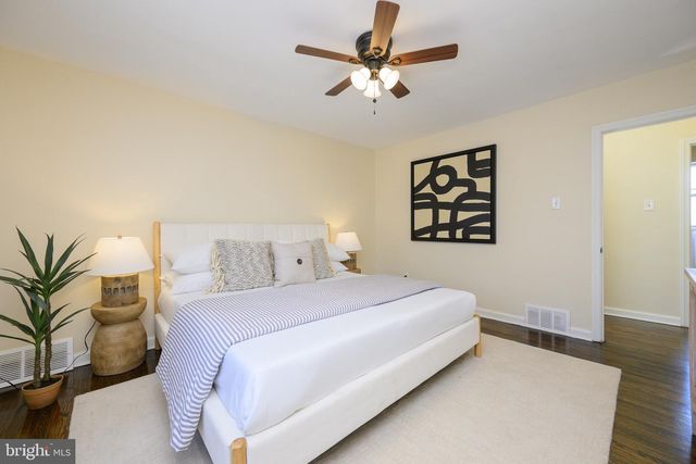 379 FAIRWAY TER, Philadelphia, PA 19128