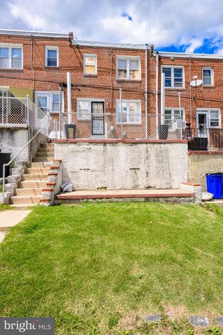 379 FAIRWAY TER, Philadelphia, PA 19128