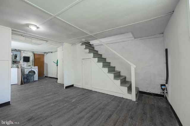 379 FAIRWAY TER, Philadelphia, PA 19128