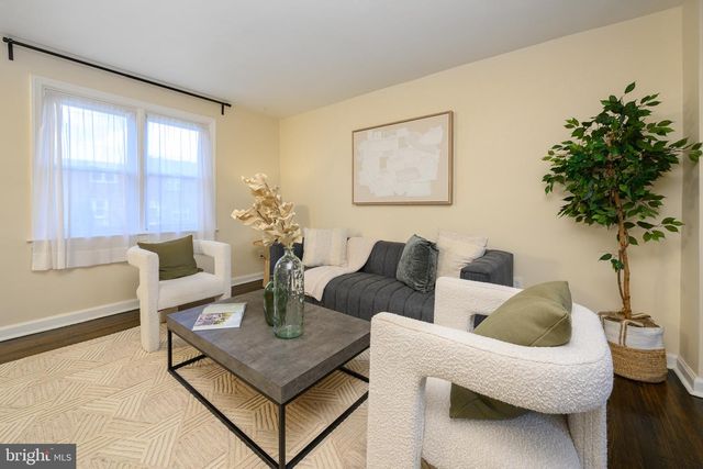 379 FAIRWAY TER, Philadelphia, PA 19128