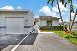2640 W Gately Dr Drive W 1204, West Palm Beach, FL 33415
