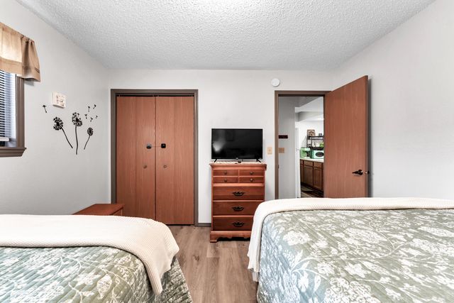 26 Sinatra Court 8, Branson West, MO 65737