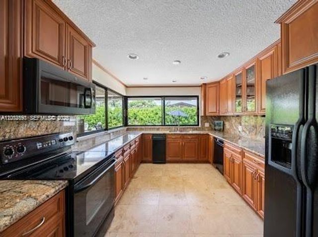 11350 SW 30th Street, Miami, FL 33165