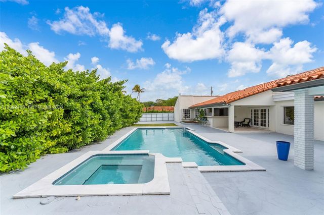 11350 SW 30th Street, Miami, FL 33165