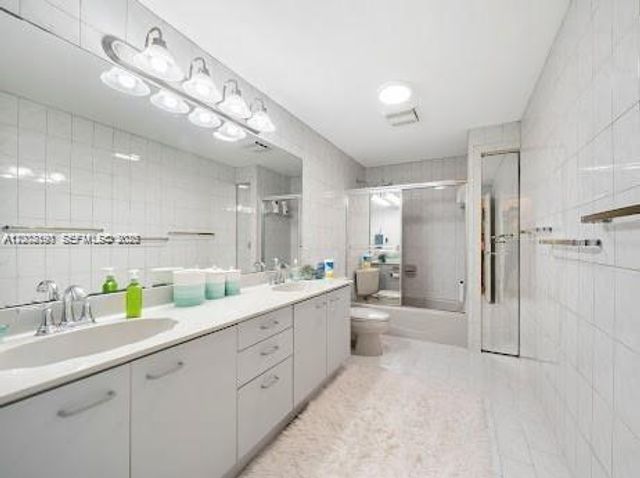 11350 SW 30th Street, Miami, FL 33165