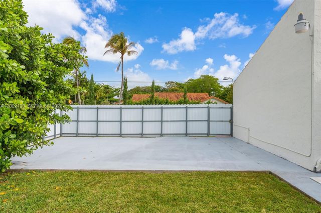 11350 SW 30th Street, Miami, FL 33165