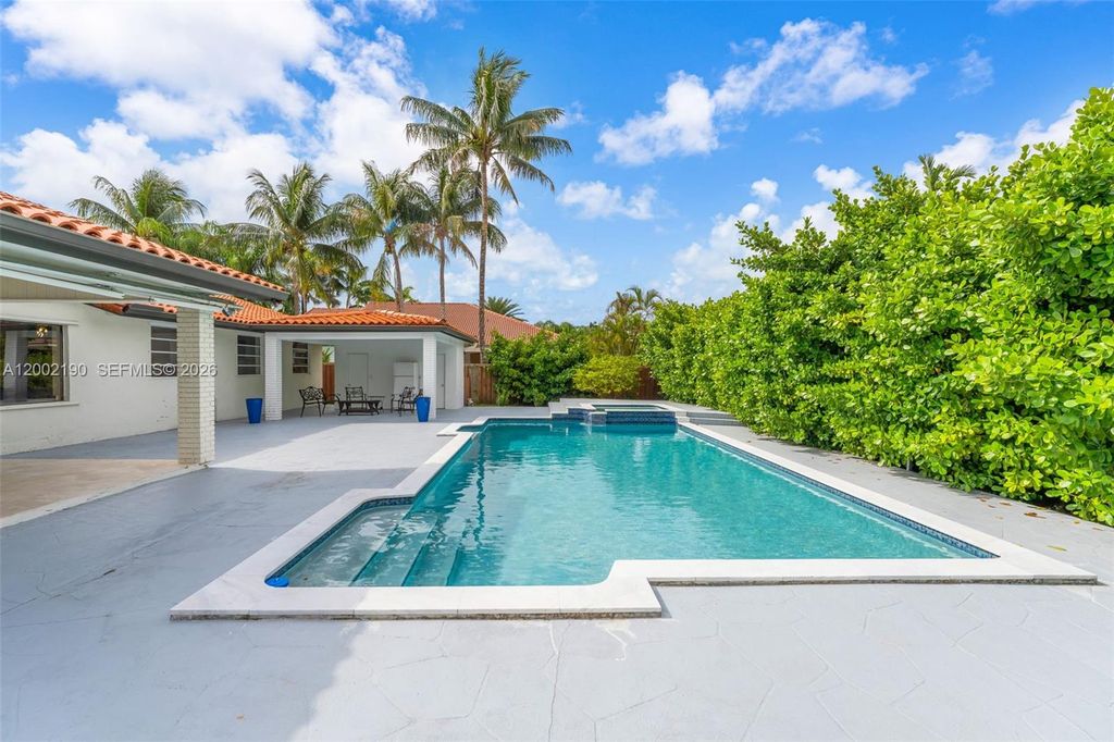 11350 SW 30th Street, Miami, FL 33165