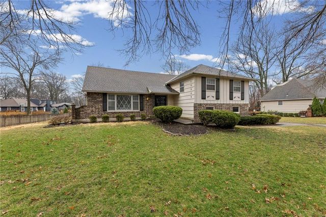 10505 Belinder Road, Leawood, KS 66206
