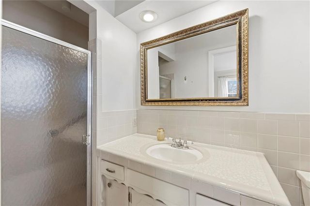 10505 Belinder Road, Leawood, KS 66206