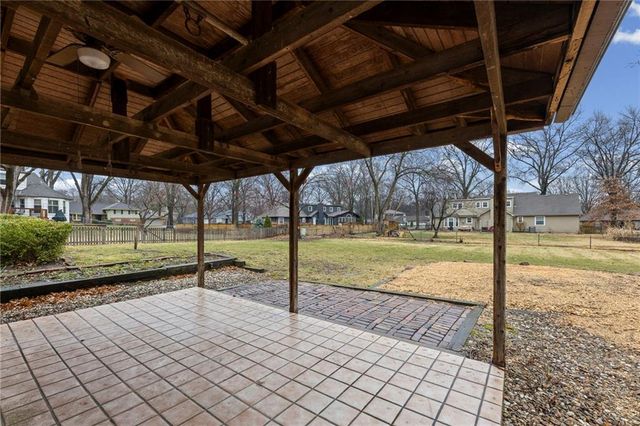 10505 Belinder Road, Leawood, KS 66206