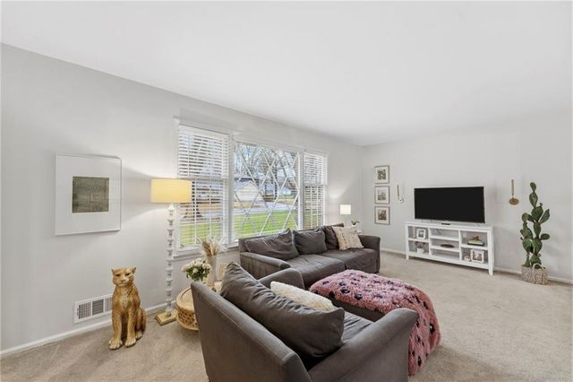 10505 Belinder Road, Leawood, KS 66206