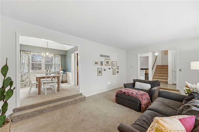 10505 Belinder Road, Leawood, KS 66206