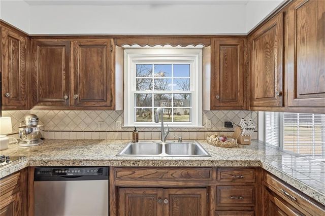 10505 Belinder Road, Leawood, KS 66206