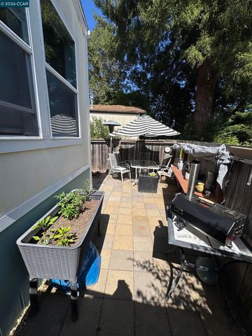 930 Rosedale Ave SPC 19, Capitola, CA 95010
