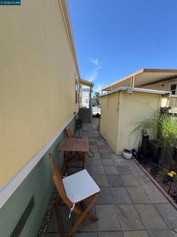930 Rosedale Ave SPC 19, Capitola, CA 95010