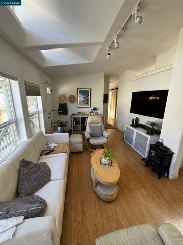 930 Rosedale Ave SPC 19, Capitola, CA 95010