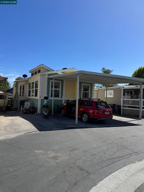 930 Rosedale Ave SPC 19, Capitola, CA 95010