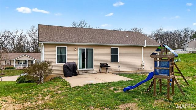 38 Shady Tree Court, Winfield, MO 63389