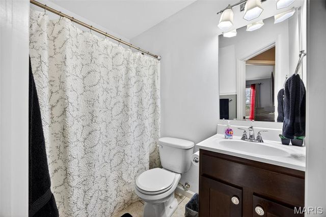 38 Shady Tree Court, Winfield, MO 63389