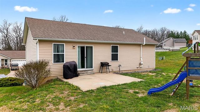38 Shady Tree Court, Winfield, MO 63389
