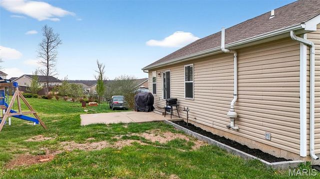 38 Shady Tree Court, Winfield, MO 63389