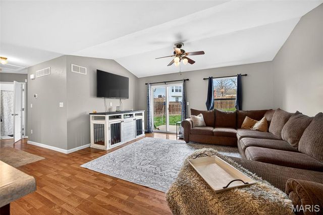 38 Shady Tree Court, Winfield, MO 63389