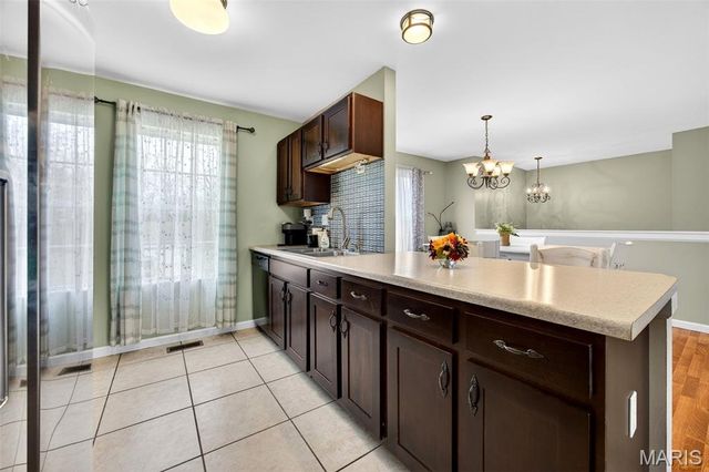 38 Shady Tree Court, Winfield, MO 63389