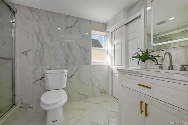 1050 Hastings Street, Baldwin, NY 11510