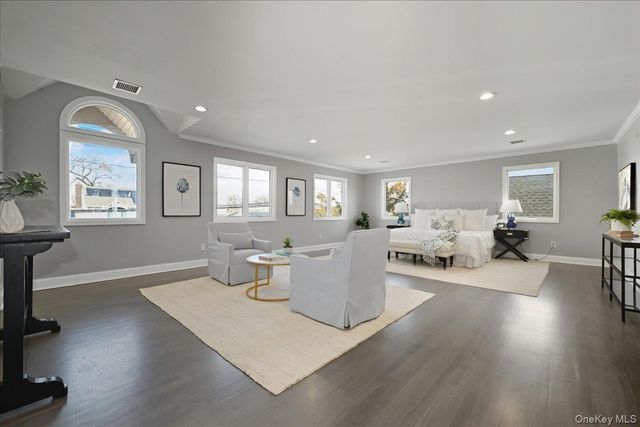 1050 Hastings Street, Baldwin, NY 11510