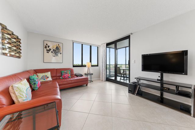 3420 S OCEAN Boulevard 8T, Highland Beach, FL 33487