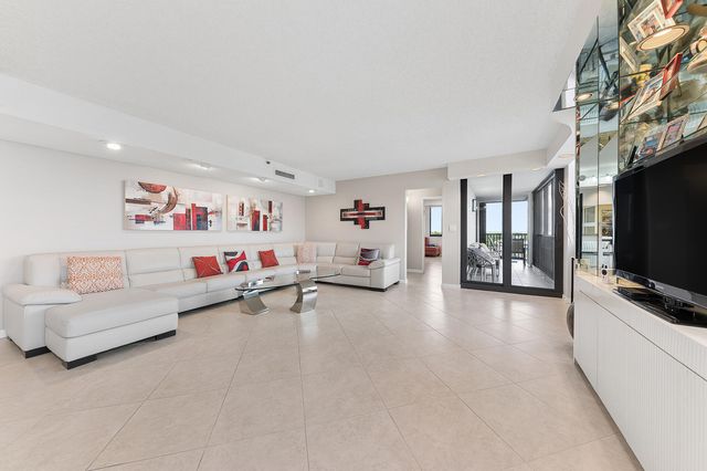 3420 S OCEAN Boulevard 8T, Highland Beach, FL 33487
