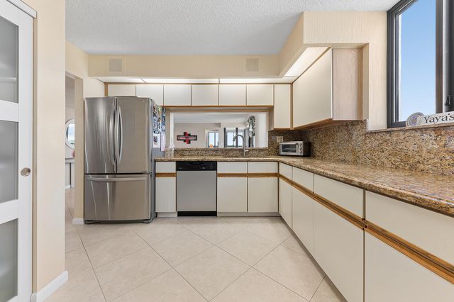 3420 S OCEAN Boulevard 8T, Highland Beach, FL 33487