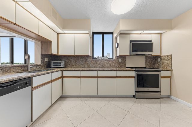 3420 S OCEAN Boulevard 8T, Highland Beach, FL 33487