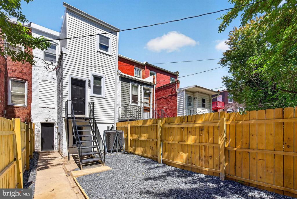 Image 31 of property listing at 3107 INDEPENDENCE ST, Baltimore, MD 21218