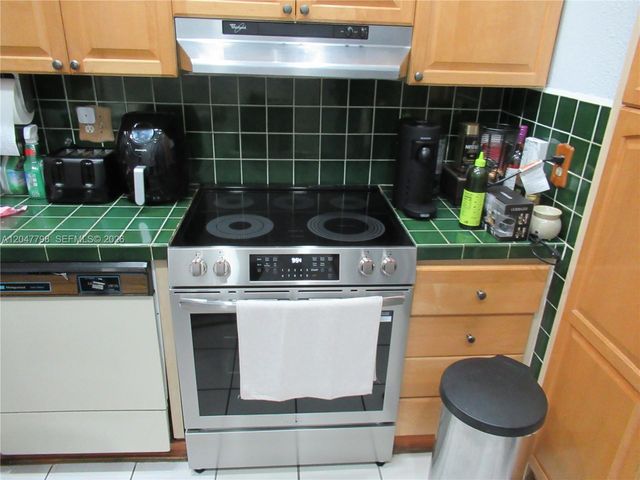 11530 NW 87th Court, Hialeah Gardens, FL 33018