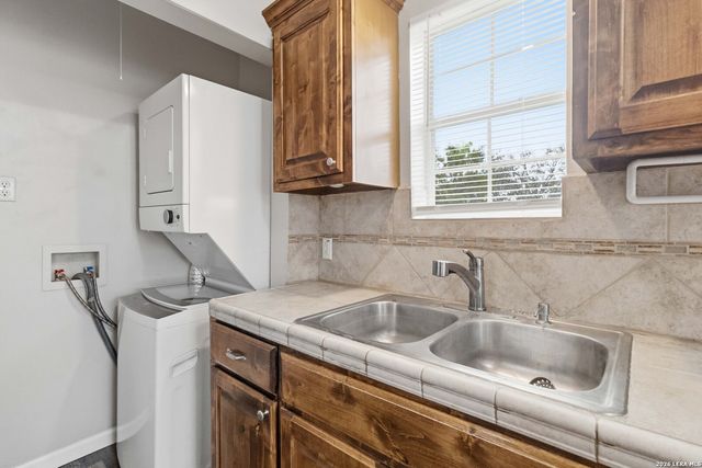 9140 Sailfish Dr, San Antonio, TX 78006