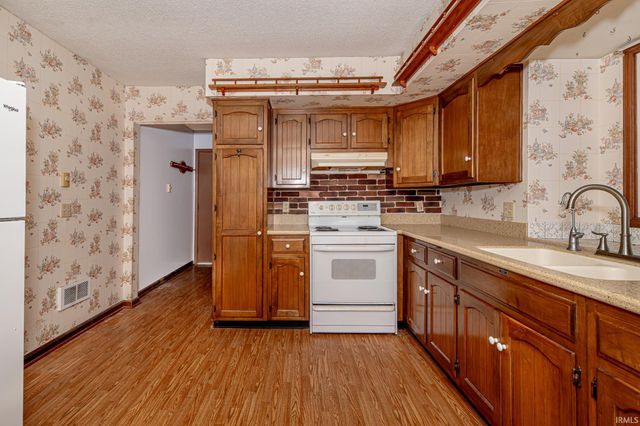 1266 Westgate Avenue, Columbia City, IN 46725