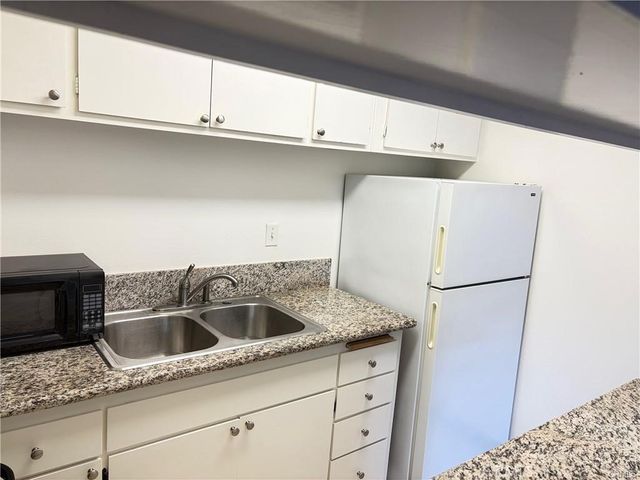 5585 E Pacific Coast Highway 125, Long Beach, CA 90804