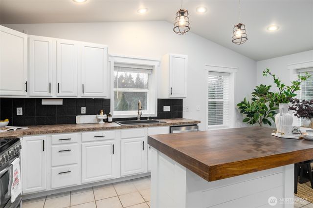 19366 Parson Creek Road, Burlington, WA 98233